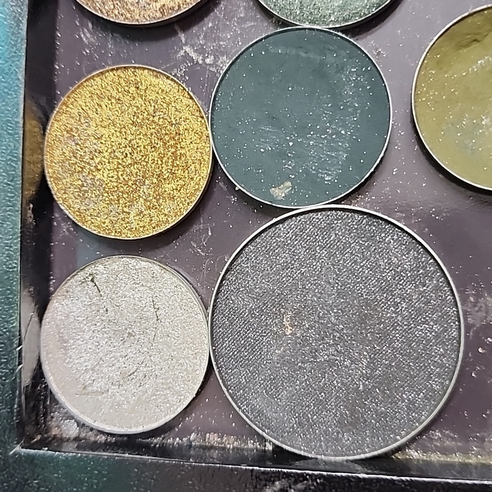 MAC Cosmetics 12pc Multi-Color Eyeshadows - Picture 3 of 6